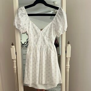 Le Lis Elegant White Dress